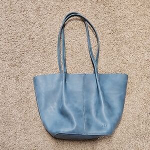 Portland Leather Goods Large Devon Bucket Tote In Aqua